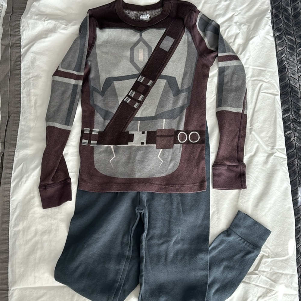 Star Wars/ Mandalorian Pajama Set